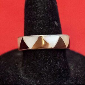 Size 7 1/2, Vintage Triangular Pattern Elegant Geometric Ring - F45